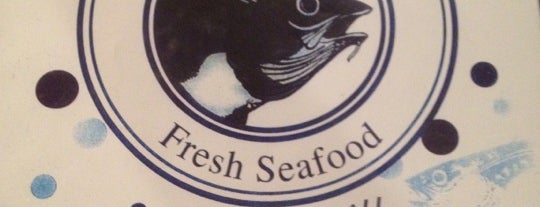 Salty Dog Seafood Grille & Bar is one of Gespeicherte Orte von Carolyn.