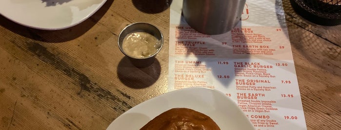 Umami Burger is one of Iさんのお気に入りスポット.