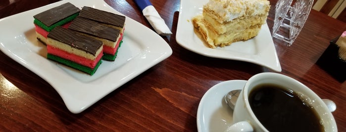 Elite Pastries Cafe is one of Jamesさんのお気に入りスポット.