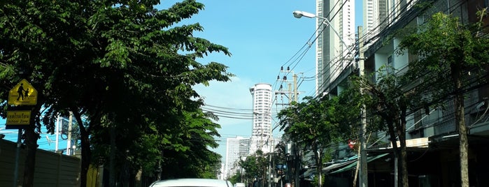 ถนนลาดหญ้า is one of 2019 12월 태국 part.2.