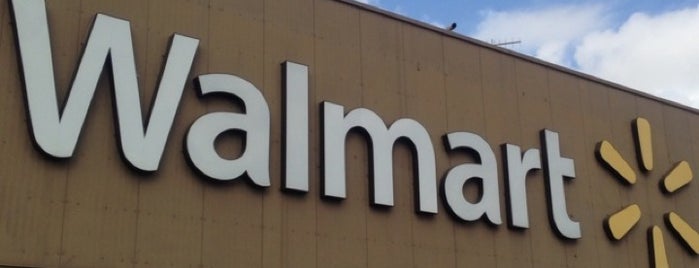 Walmart is one of Locais curtidos por Tania.