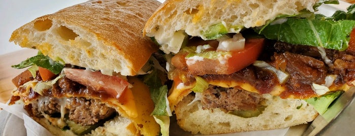 Earl Sandwich is one of Honolulu Outdoor Dining.
