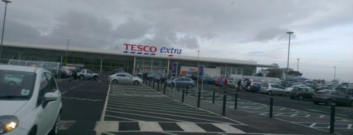 Tesco Extra is one of Teresaさんのお気に入りスポット.