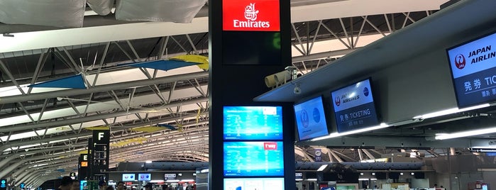 Emirates Check-in Counter is one of 関西国際空港 第1ターミナルその1.