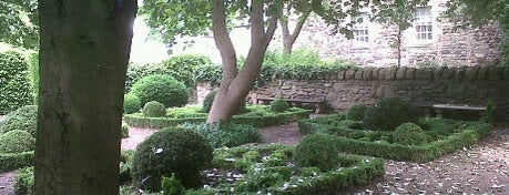 Dunbar's Close Garden is one of Edinburgh Visit.