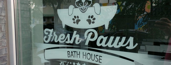 Fresh Paws Bath House is one of Locais curtidos por Katherine.