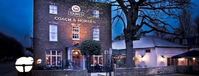 Coach And Horses is one of Tempat yang Disukai André.