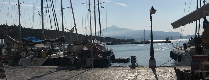 Port of Pythagoreio Harbor is one of EmrahÇ.'ın Beğendiği Mekanlar.