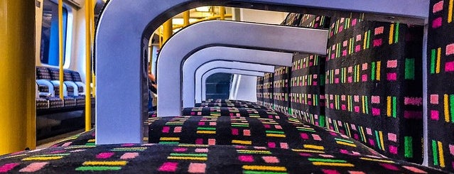 Circle Line Train Hammersmith - Cannon Street is one of チェックイン済みポイント.