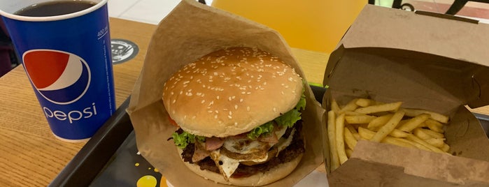 Master Burger is one of Orte, die Dmitry gefallen.