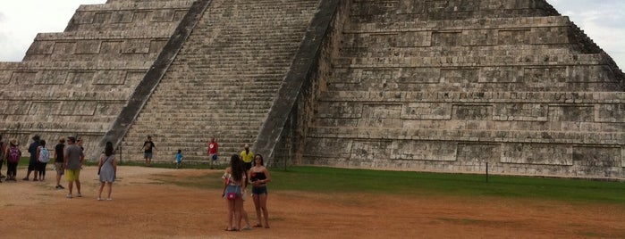 Piramides Chichen Itza is one of Cancun.