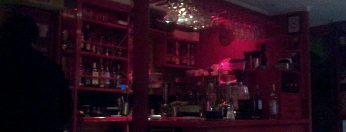 Bésame Mucho, Cafe Resto-Bar is one of Places I recommend.