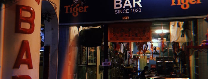 Hong Kong Bar is one of 🌞 Steve : понравившиеся места.
