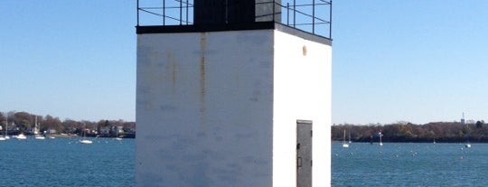 Derby Wharf Lighthouse is one of Tempat yang Disukai Larisa.