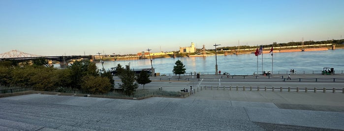 St. Louis Riverfront is one of สถานที่ที่บันทึกไว้ของ r.