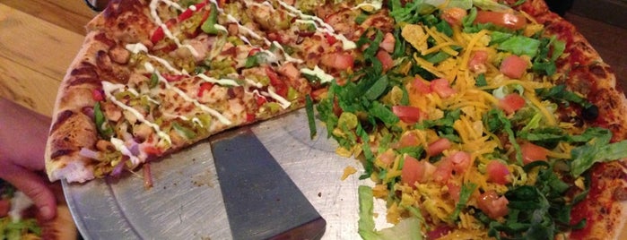 Rhombus Guys Pizza is one of Locais curtidos por Kristen.