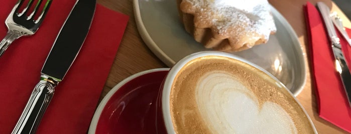 Hound Coffee & Eatery is one of Posti che sono piaciuti a Onur.