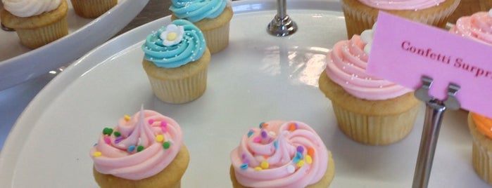 Sibby's Cupcakery is one of Tempat yang Disimpan Josh.