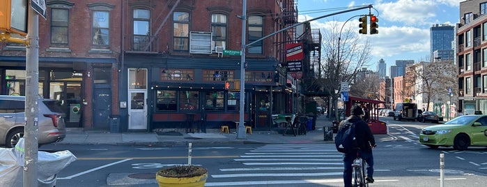 Finn’s Corner is one of Brooklyn Bars.