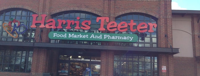 Harris Teeter is one of Kellyさんのお気に入りスポット.