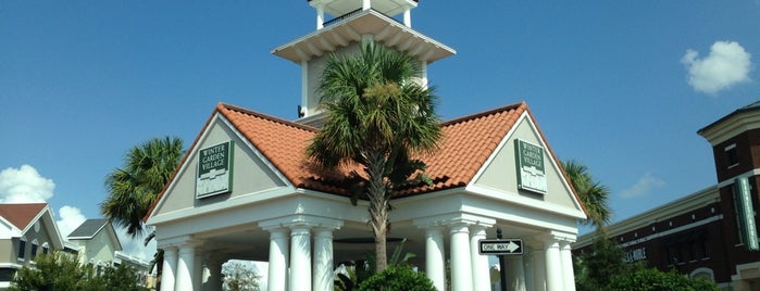 Winter Garden Village is one of Shoppings / Outlets.