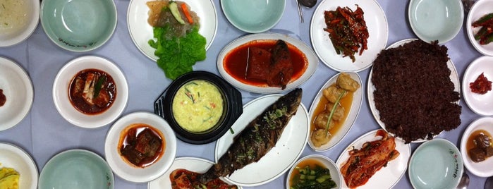 천일식당 is one of 대한민국 맛집 순례 (서울 제외).