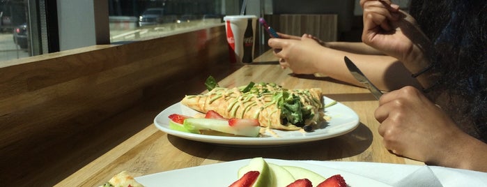 Crepe Traditions is one of Brandonさんのお気に入りスポット.