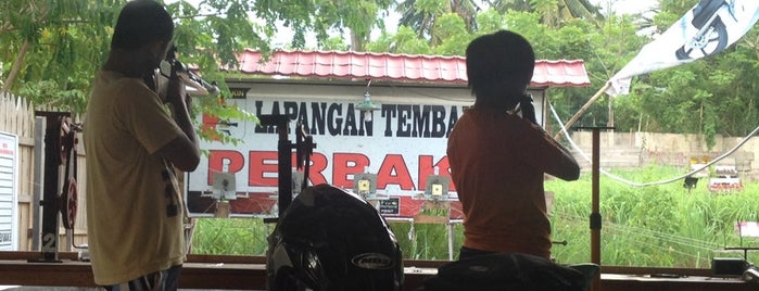 Lapangan Tembak Grizzly Shooting Club is one of Outdoors PALU Sulawesi Tengah.