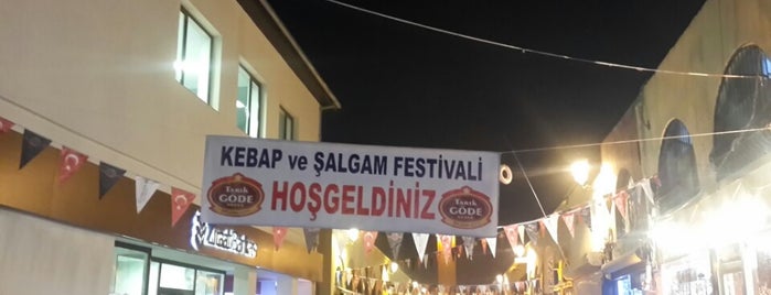 Kazancılar Çarşısı is one of Orte, die Nalan gefallen.