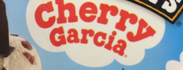 Walgreens is one of Lugares favoritos de Gary.