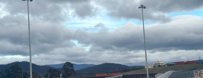 Hobart Airport (HBA) is one of Aeroportos que estive.