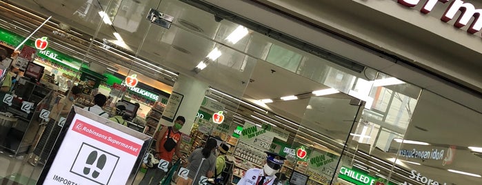 Robinsons Supermarket is one of Tempat yang Disukai Jason.