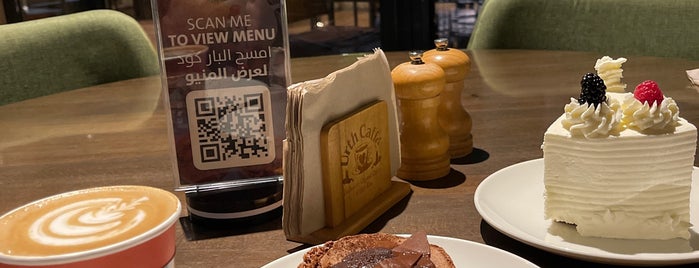 Urth Caffé is one of Lugares favoritos de Abdulaziz.