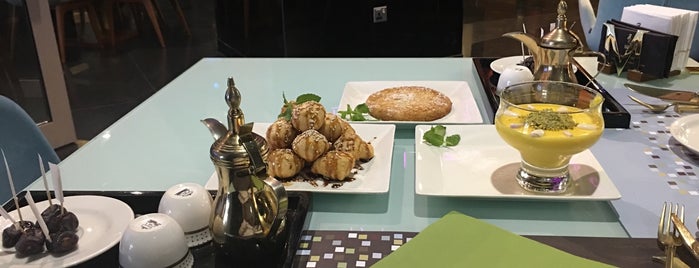 Milas Restaurant is one of Posti che sono piaciuti a Abdulaziz.