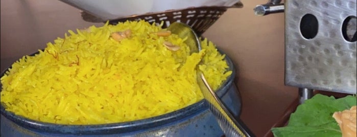 RUHI Indian Restaurant is one of Posti che sono piaciuti a Abdulaziz.