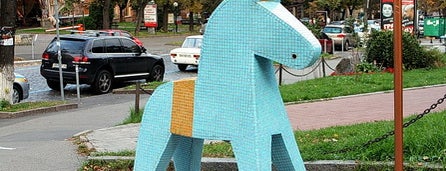 Конь Дала (Памятник шведським вболівальникам) is one of Необычные киевские памятники.