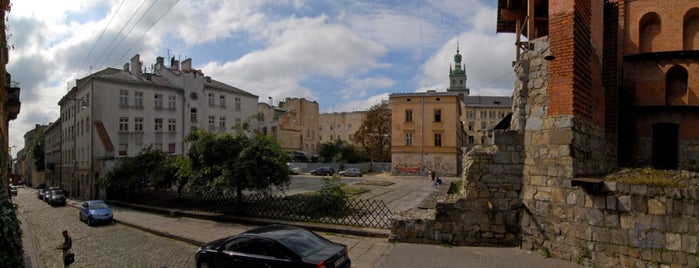 Площа Коліївщини is one of Площі Львова.