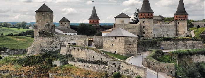 Кам'янець-Подільська фортеця / Kamianets-Podilskyi Castle is one of Lugares guardados de Elena.