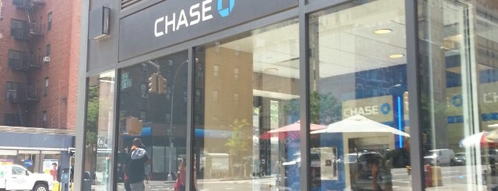 Chase Bank is one of Locais curtidos por Chris.