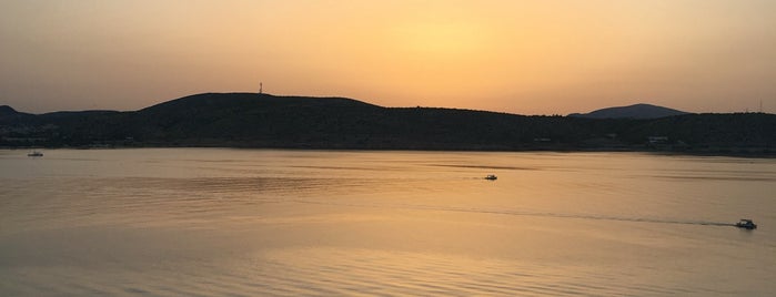 Island is one of Klaudia'nın Beğendiği Mekanlar.