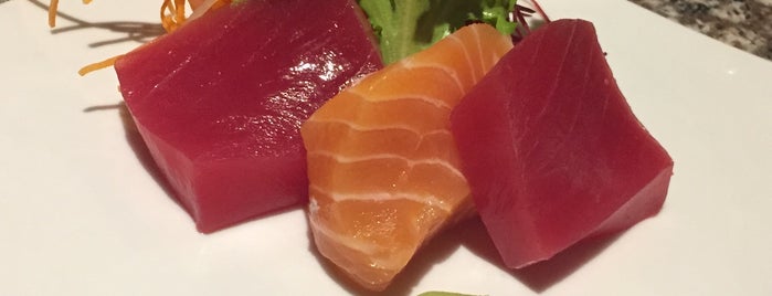 Eddie Hill's Sushi & Thai is one of Posti che sono piaciuti a Yaron.