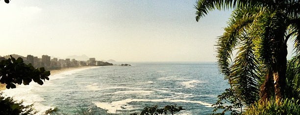 Parque Natural Municipal Penhasco Dois Irmãos is one of Rio de Janeiro.