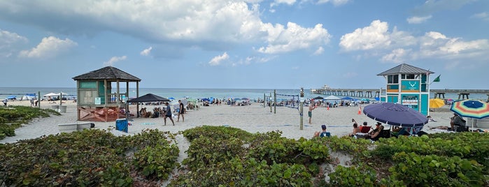 Deerfield Beach Pier is one of Florida.