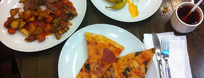 Dedos Pizza & Kebab is one of lounaspaikat.