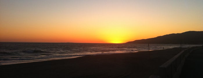 Zuma Beach is one of Alさんのお気に入りスポット.