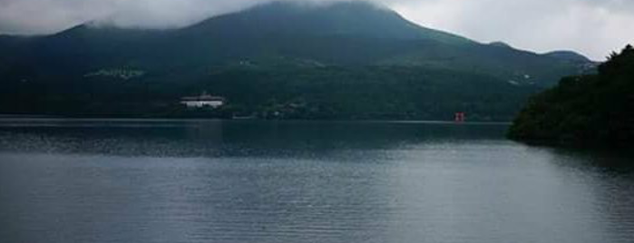 Lake Ashinoko is one of Lugares favoritos de Chida.Chinida.
