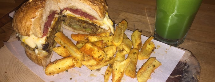C Plus Organic & Gourmet Burger is one of Hot Spots @Smyrna.