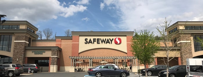 Safeway is one of Signage.