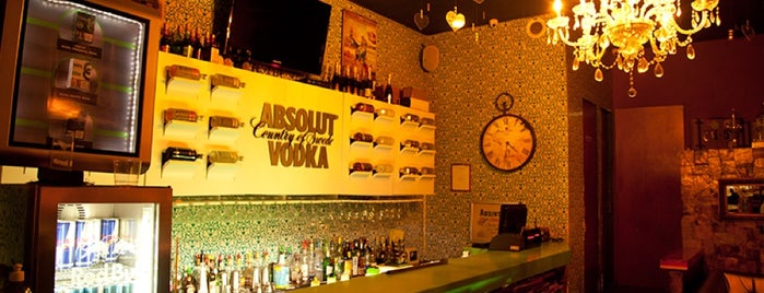 Absenta Restaurante Bar is one of cali.