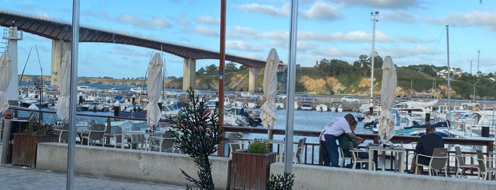 Náutico Lounge Bar is one of Ribadeo de Tapeo.